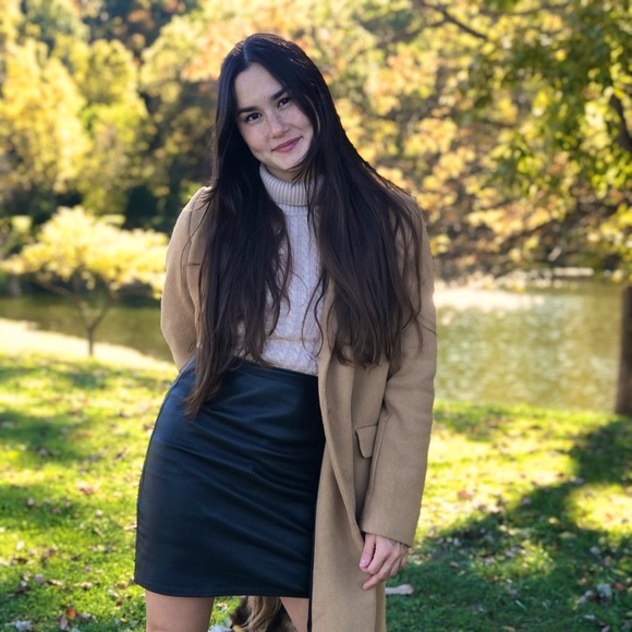 Meet your Posher, Michelle - Picture 1 of 1